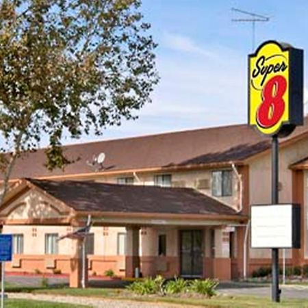 Super 8 By Wyndham Willows Exterior photo