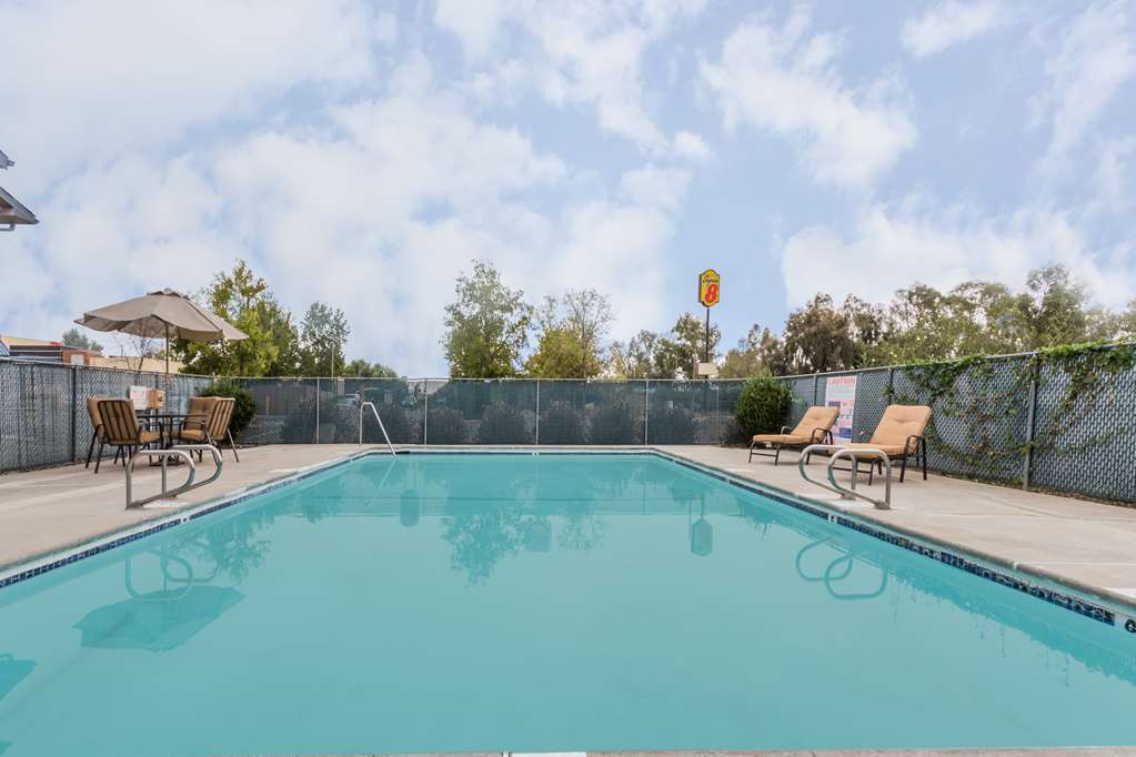 Super 8 By Wyndham Willows Facilities photo